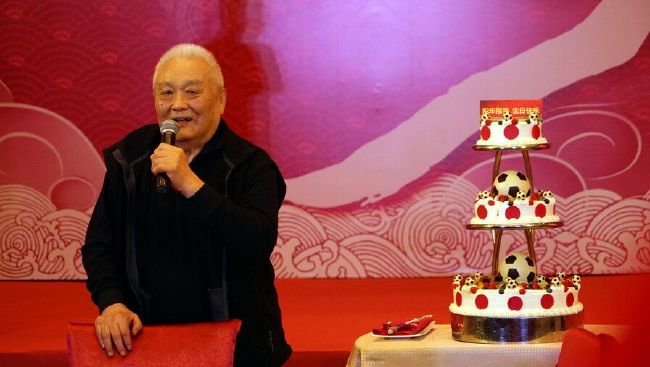 从厨房到客厅一直c